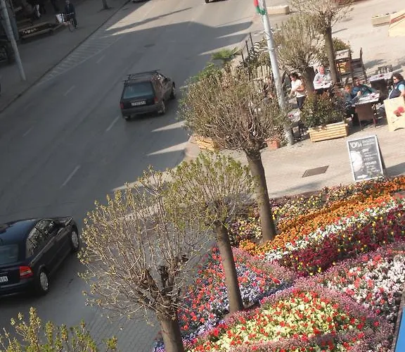 Tavas Barlang Apartamento *